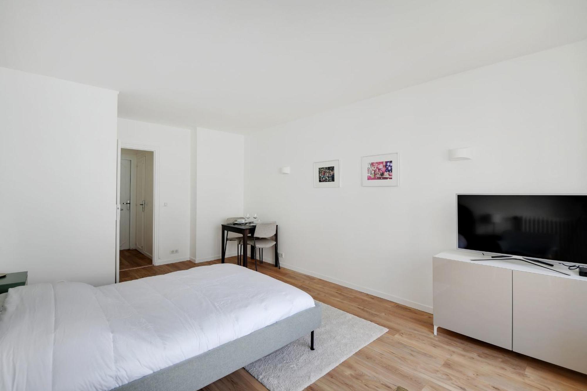 Bright Studio For 2 - Champs-Elysees Paris Extérieur photo